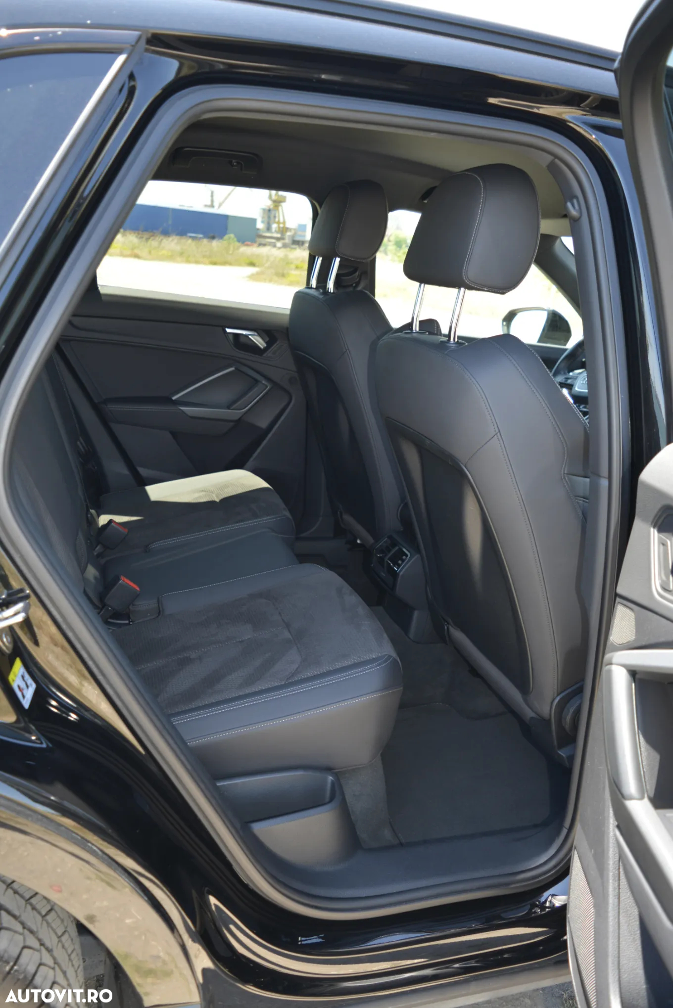 Audi Q3 2.0 TDI S tronic sport - 8