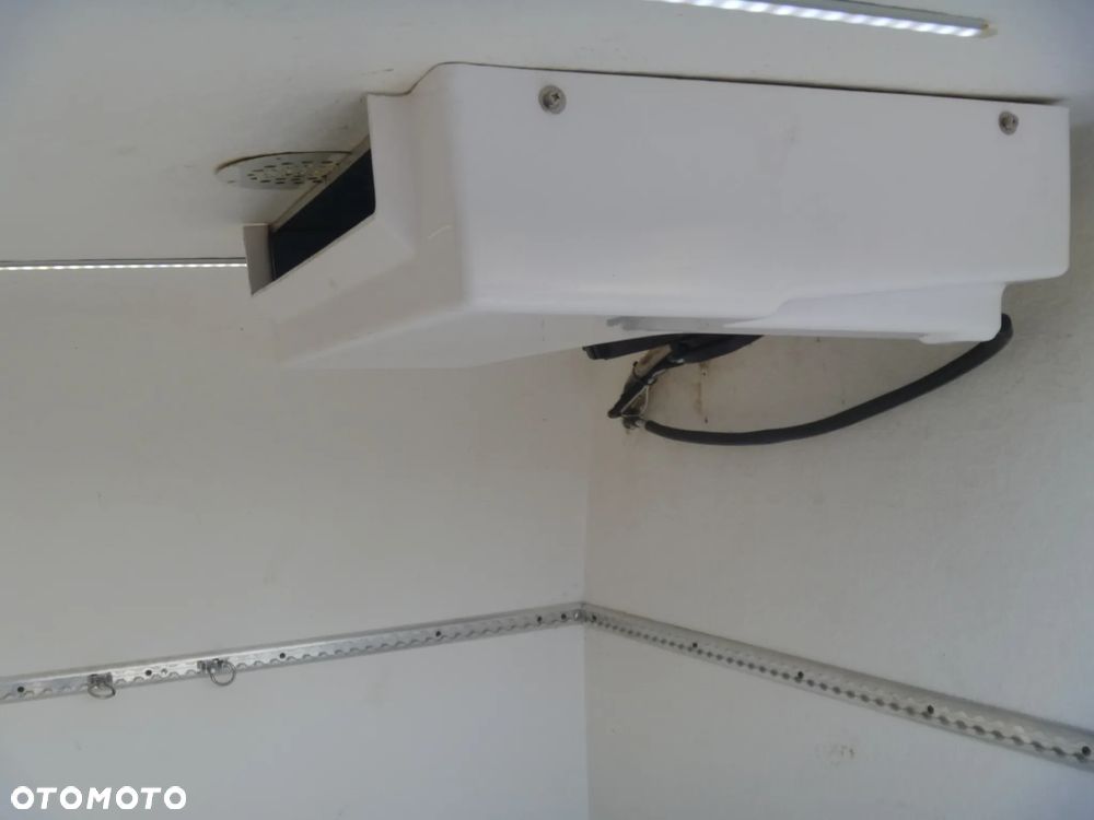 Ford TRANSIT CUSTOM - 21