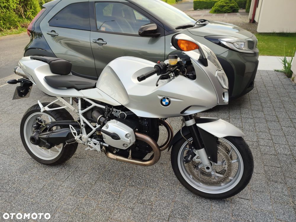 BMW R - 1