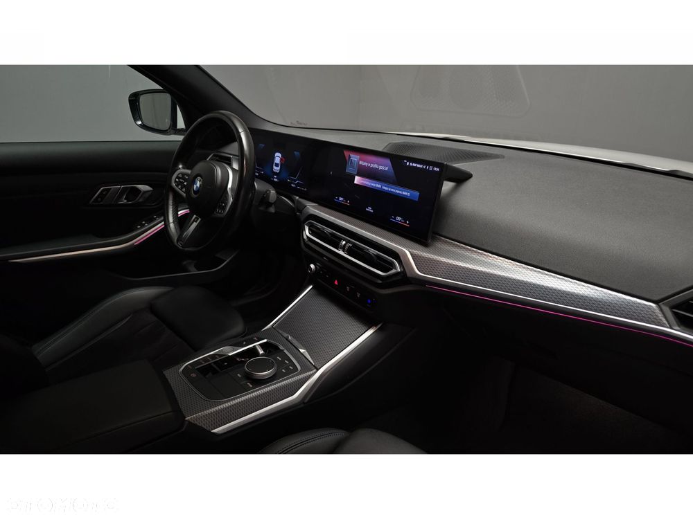 BMW Seria 3 320d xDrive M Sport - 32
