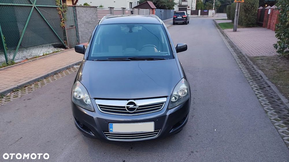 Opel Zafira 1.8 Cosmo - 28