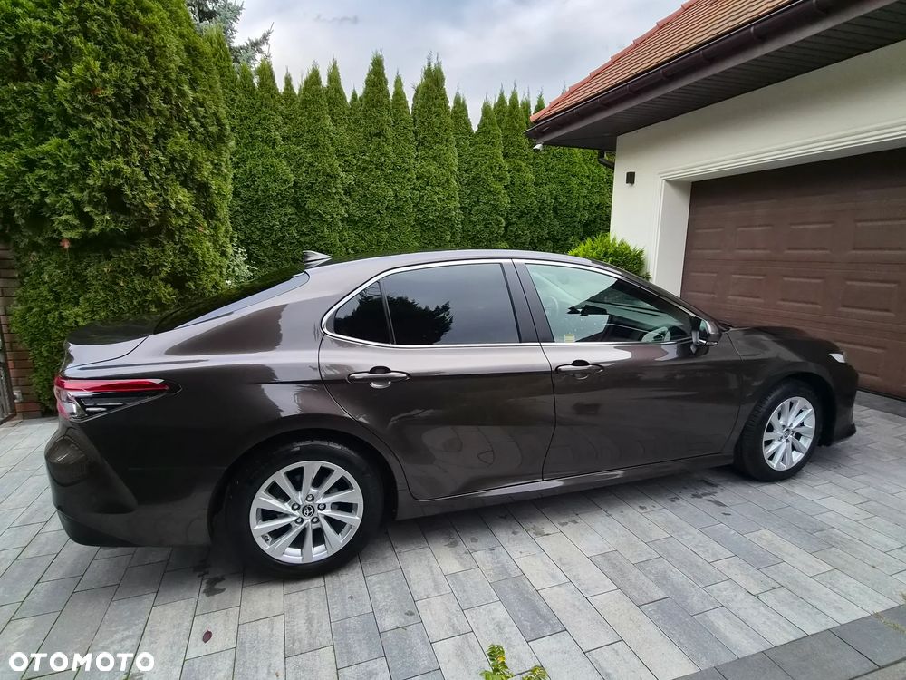 Toyota Camry - 24