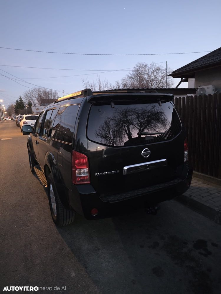 Nissan Pathfinder - 5