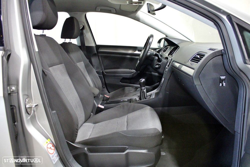 VW Golf 1.6 TDi Confortline - 17