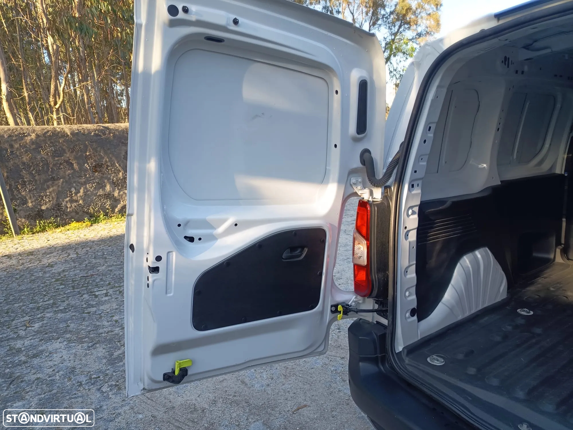 Toyota Proace City 1.5 D4D - 17