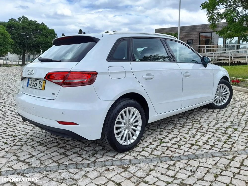 Audi A3 Sportback 1.6 TDI Attraction Ultra - 9