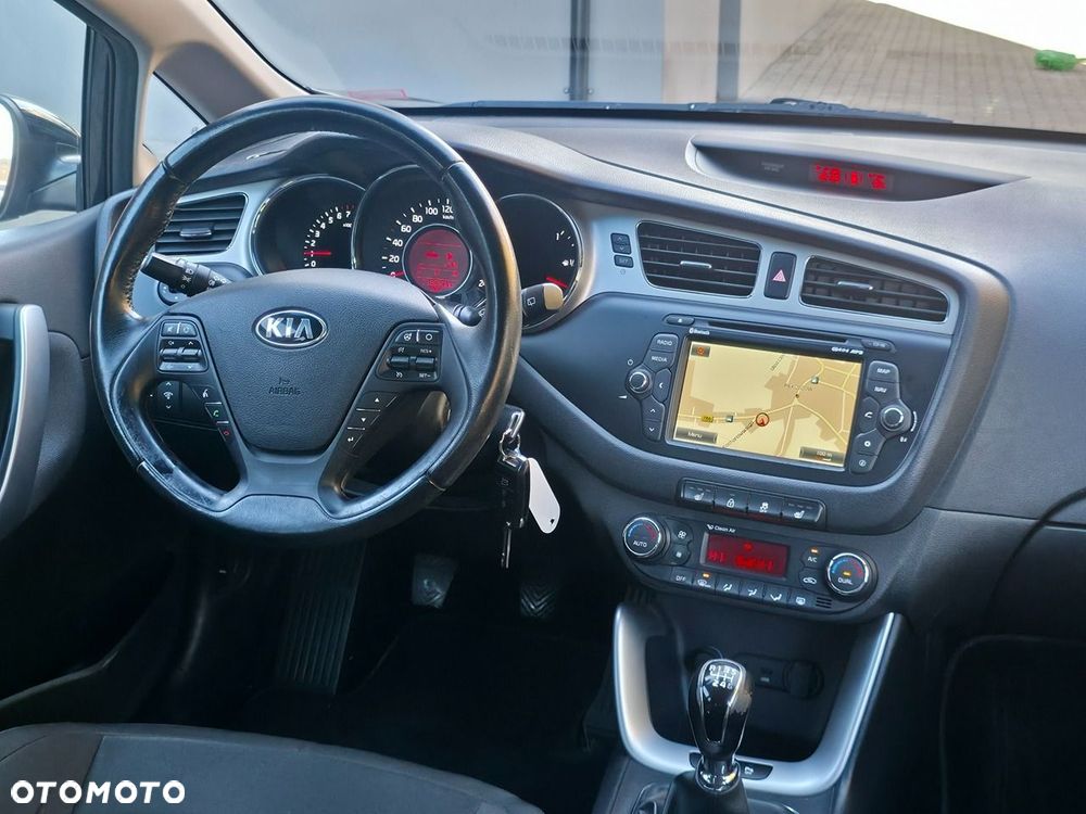 Kia Ceed - 12