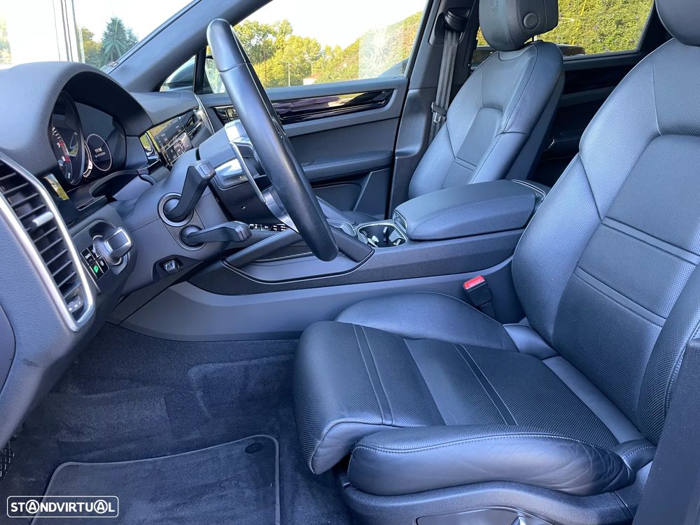 Porsche Cayenne Coupé E-Hybrid - 19