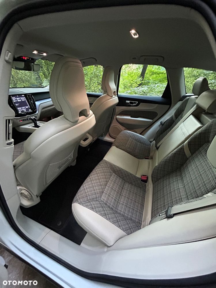 Volvo XC 60 D3 Momentum - 12