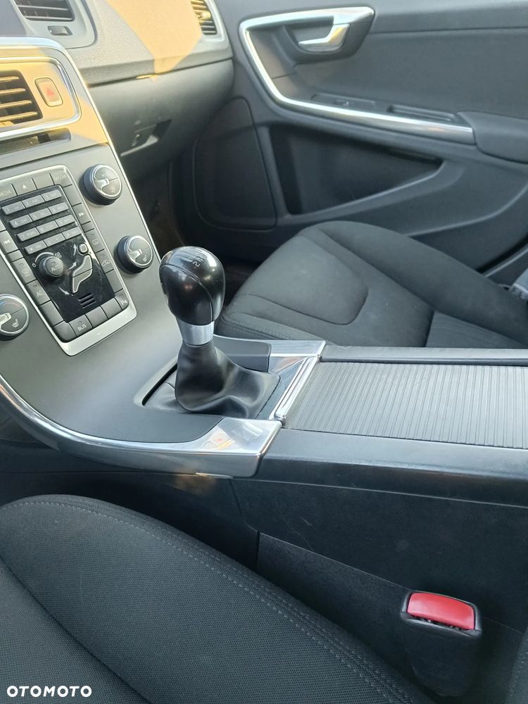 Volvo S60 D3 Kinetic - 11