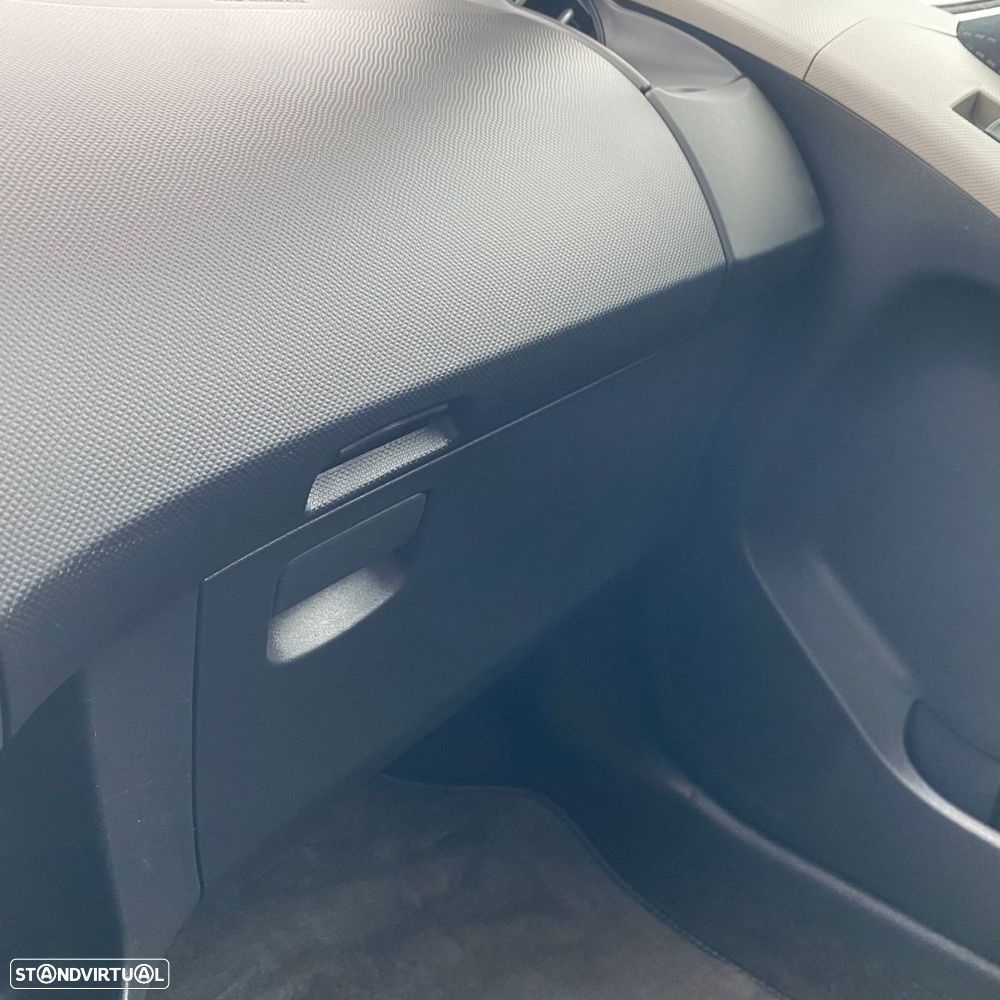 Toyota Yaris 1.0 VVT-i Sol High Pack MMT - 28