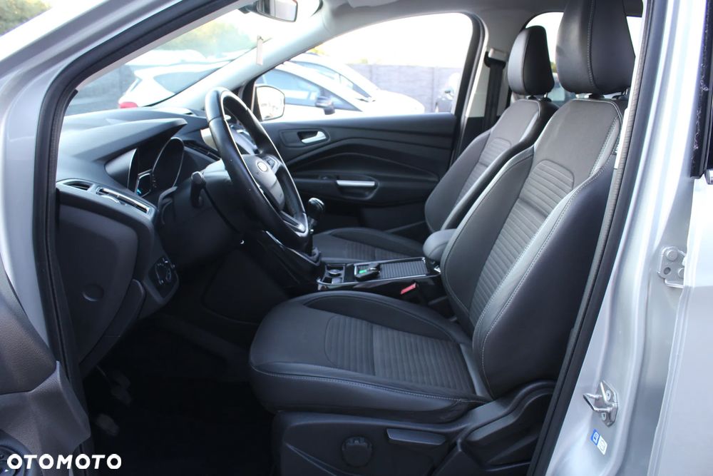 Ford Kuga 1.5 EcoBoost 2x4 Titanium - 15