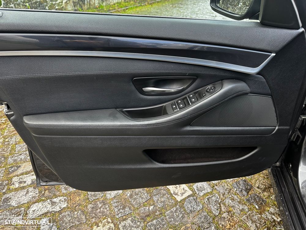 BMW 520 d Auto - 31