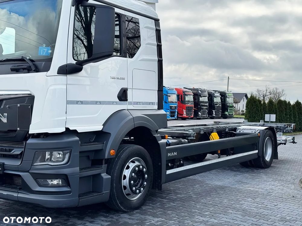 MAN TGS 18.330 / BDF / ACC / NAWIGACJA / WINDA / CAŁY NA PODUSZKACH / Z NIEMIEC - 3