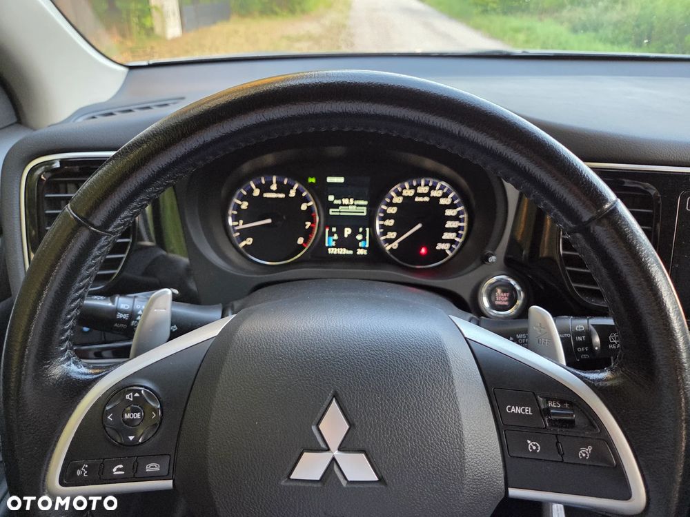 Mitsubishi Outlander 2.0 Intense + CVT - 15