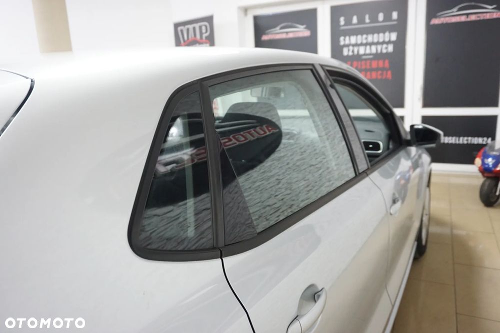Volkswagen Polo 1.4 16V Comfortline - 15