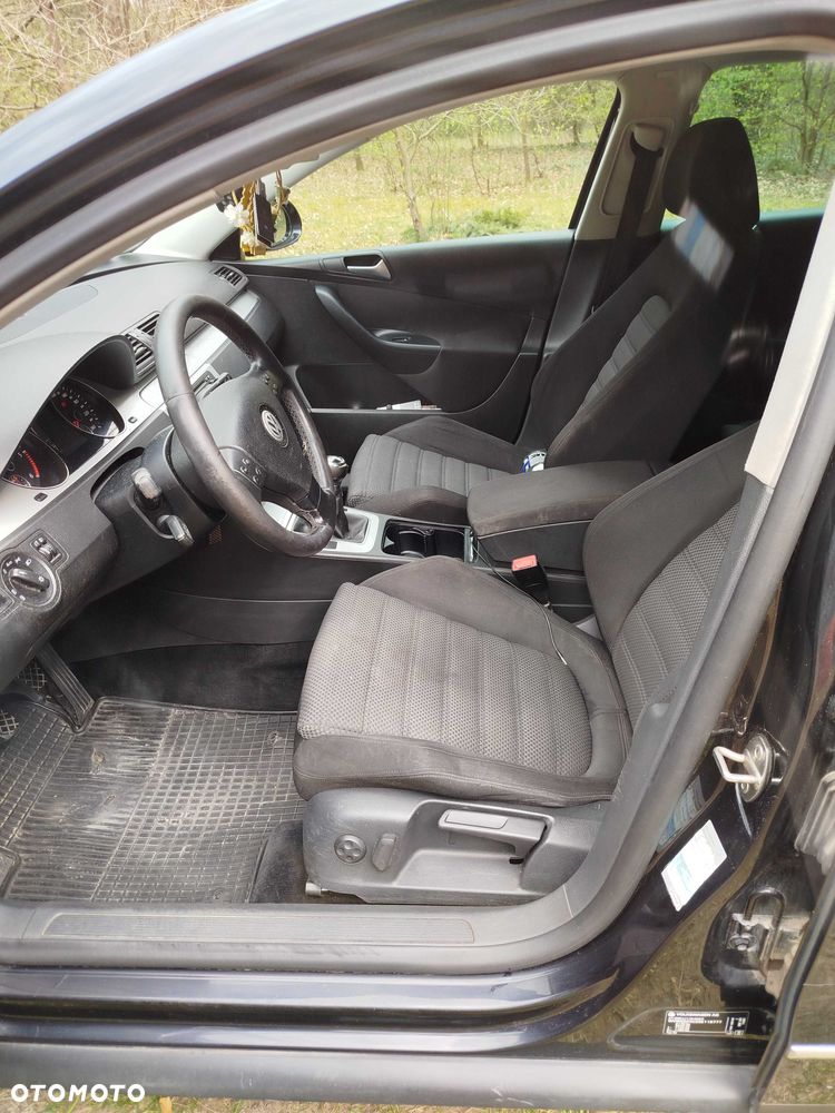 Volkswagen Passat - 8