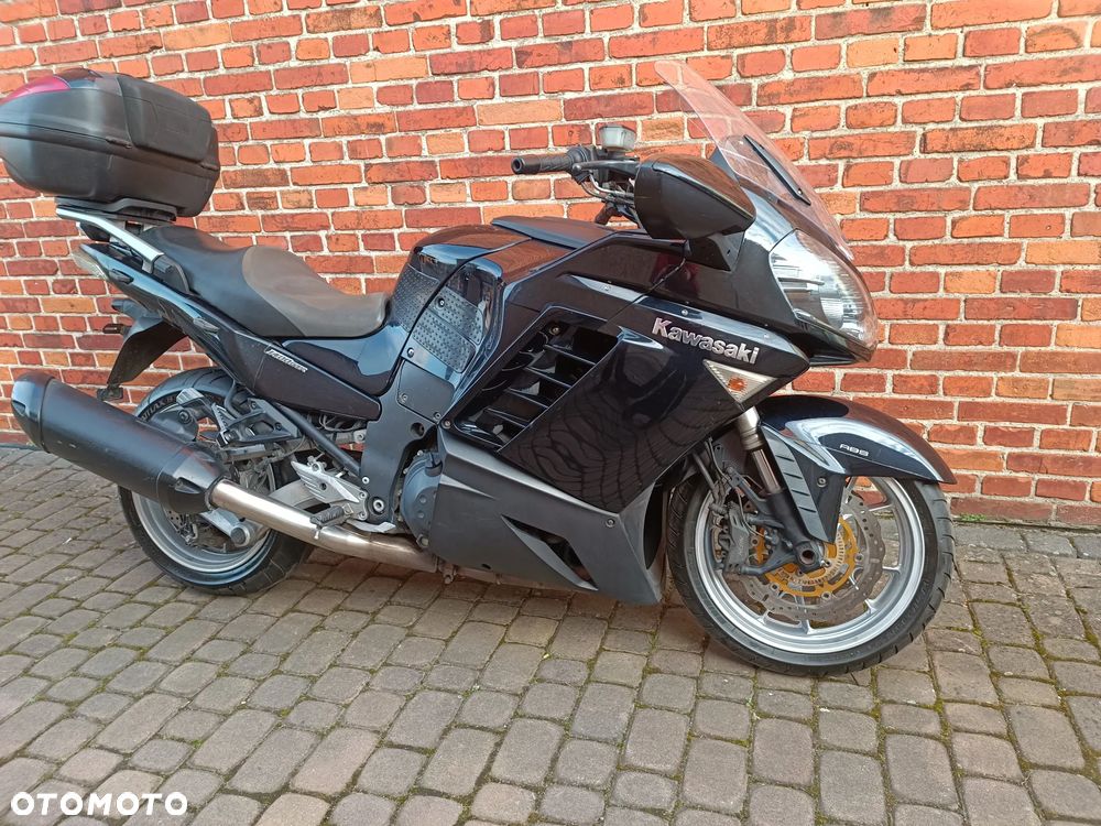 Kawasaki GTR - 9