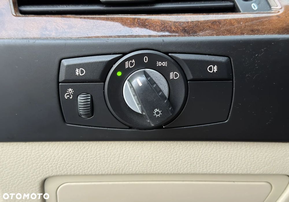 BMW Seria 5 525i Edition Exclusive - 18