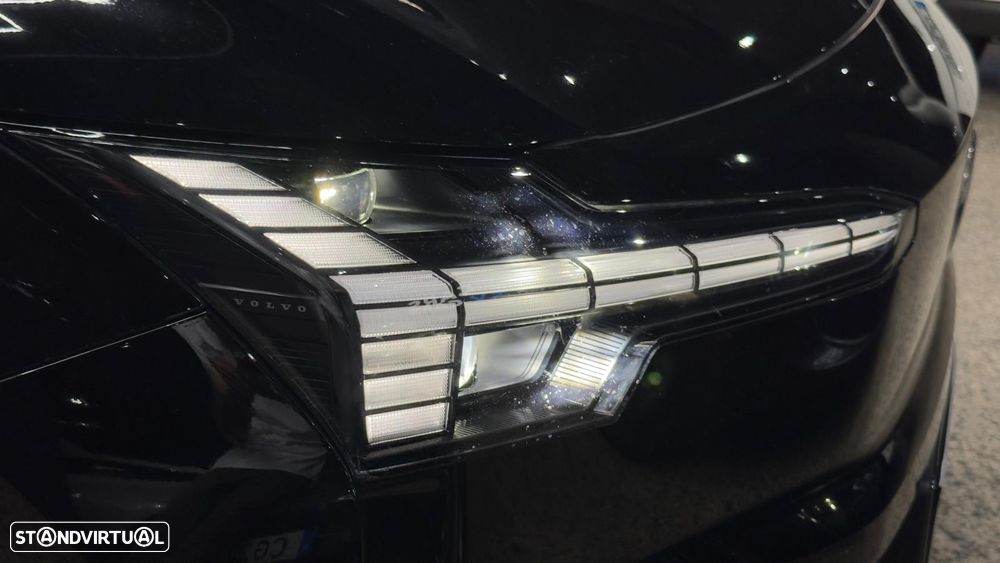 Volvo EX30 Single Motor Extended Range RWD Core - 42