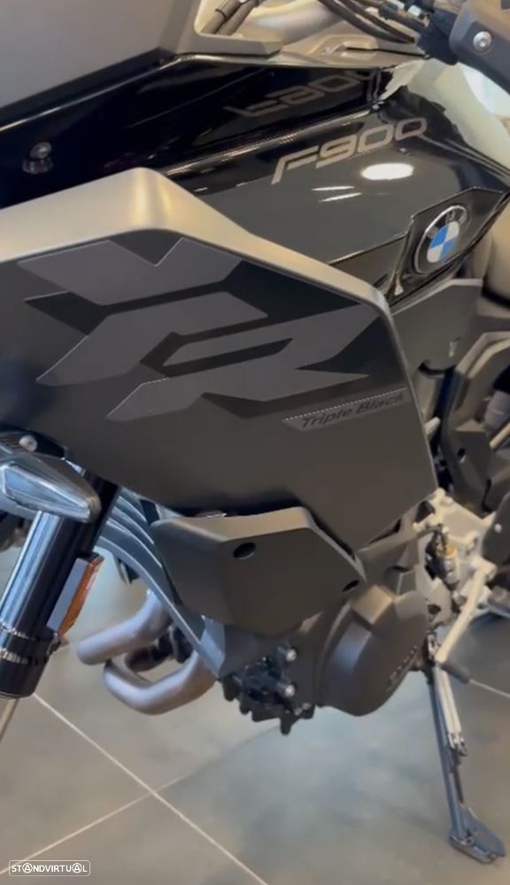 BMW F 900 XR Triple black - 3