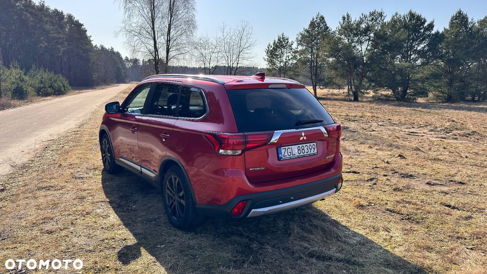 Mitsubishi Outlander 2.2 DI-D 4WD Automatik Plus - 4
