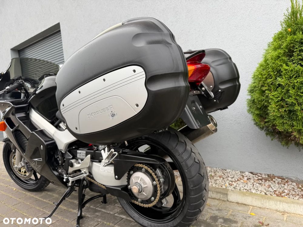 Honda VFR - 29