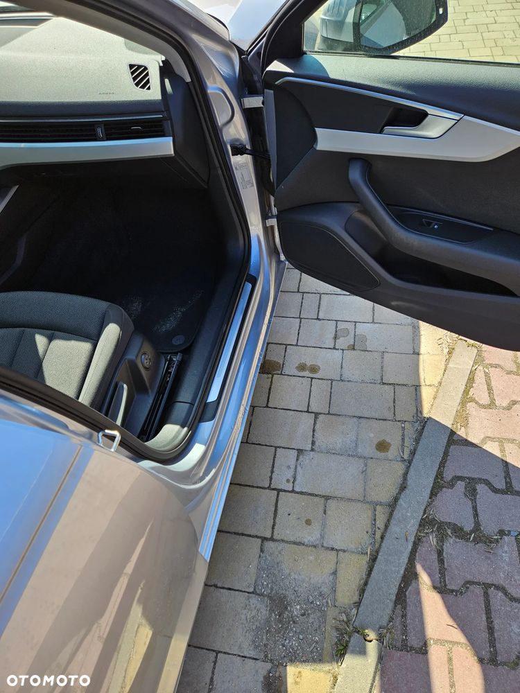 Audi A4 Limousine - 38