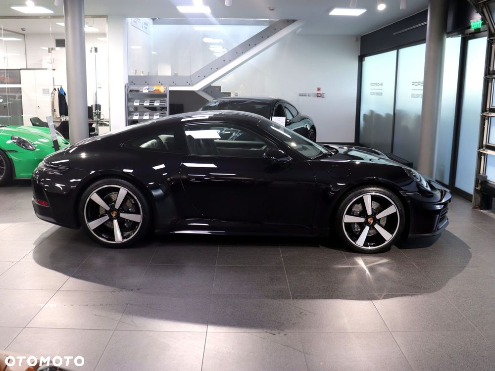 Porsche 911 Carrera - 6