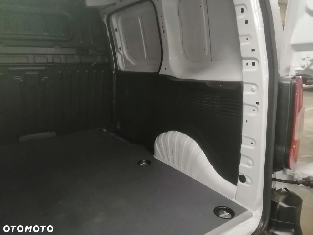 Toyota Proace City - 10