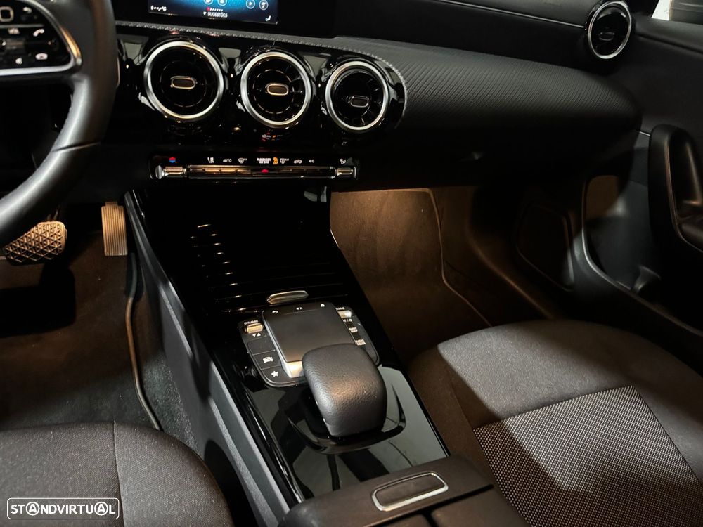 Mercedes-Benz CLA 180 d Business Solutions Frota Aut. - 18