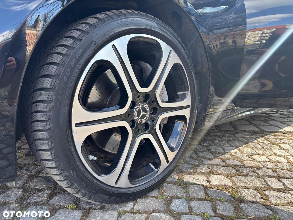 Mercedes-Benz Klasa E 220 d 4-Matic 9G-TRONIC - 8