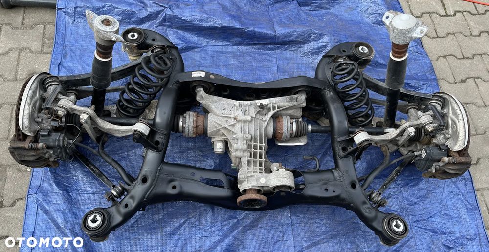 BELKA TYŁ WÓZEK SANKI ZAWIESZENIE AUDI Q5 80A FY QUATTRO 4X4 ZAWIESZENIE TYŁ DYFER MOST OB0500043 F - 1