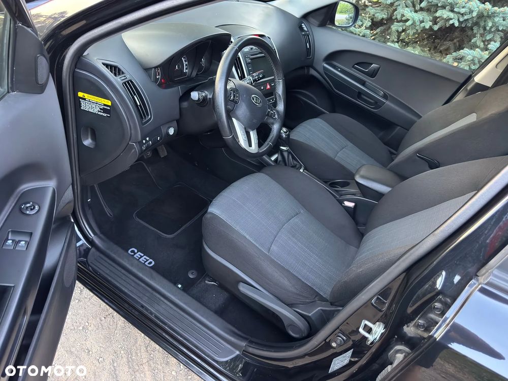 Kia Ceed 1.4 CVVT Dream-Team Edition - 5