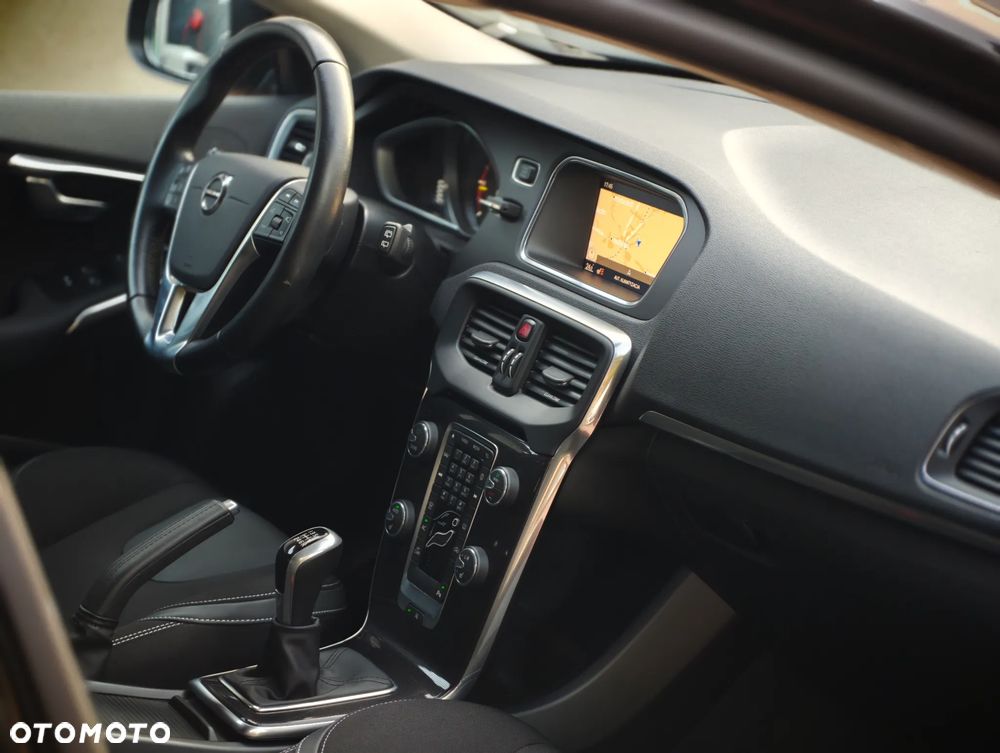 Volvo V40 D2 Momentum - 10