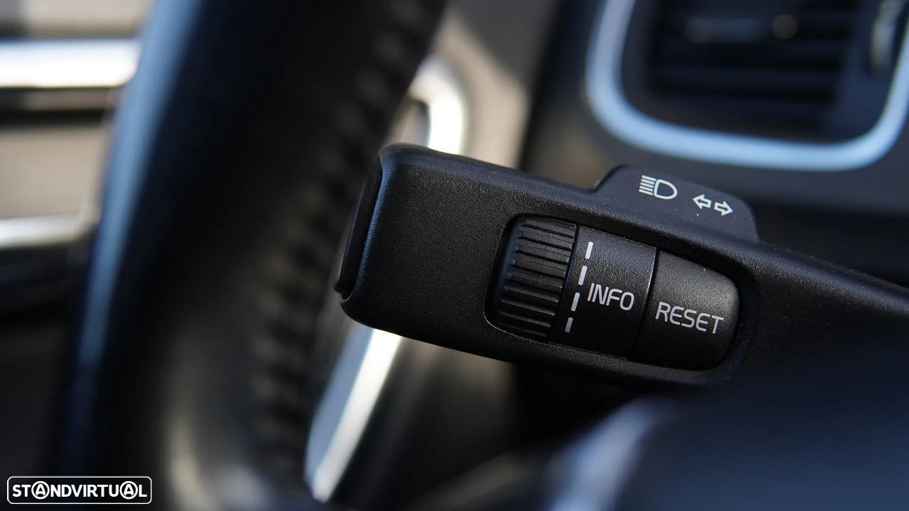 Volvo S60 2.0 D3 Momentum Start/Stop - 43