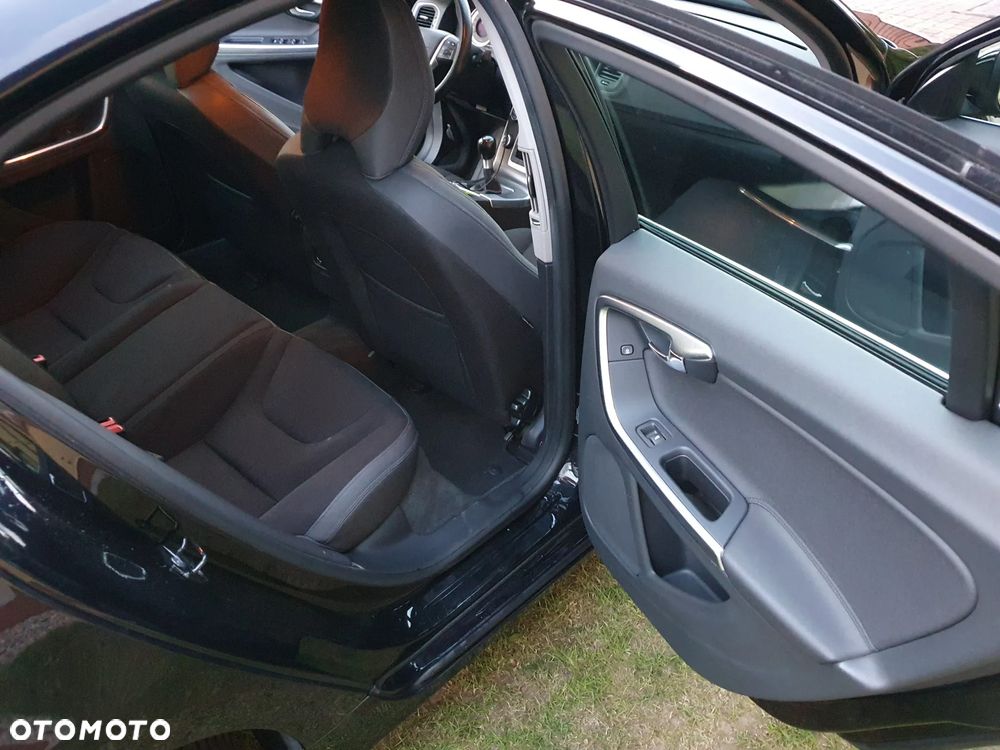 Volvo S60 D3 Momentum - 12