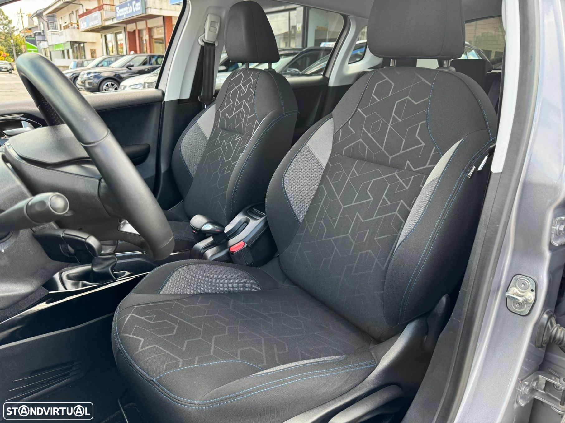 Peugeot 2008 1.5 BlueHDi Signature - 7