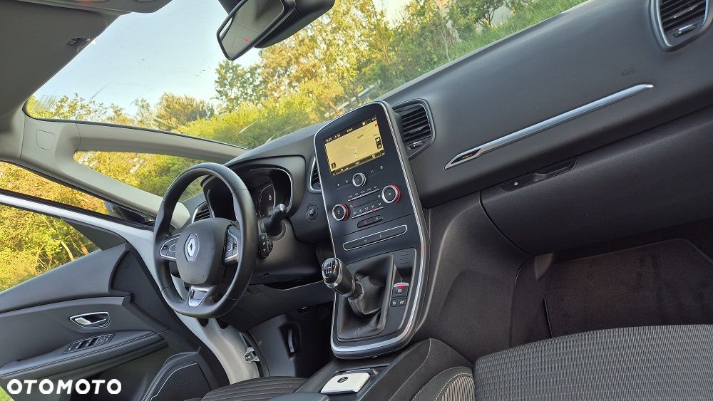 Renault Grand Scenic - 19