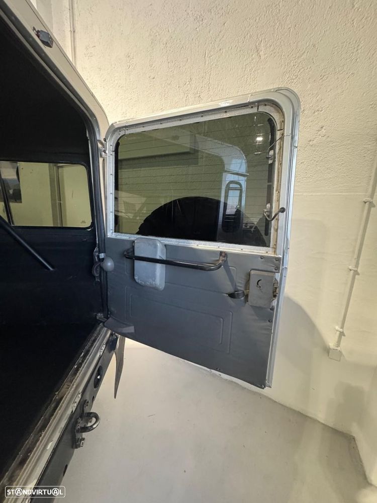 Land Rover Defender 90 2.5 TD5 Metal Top - 27