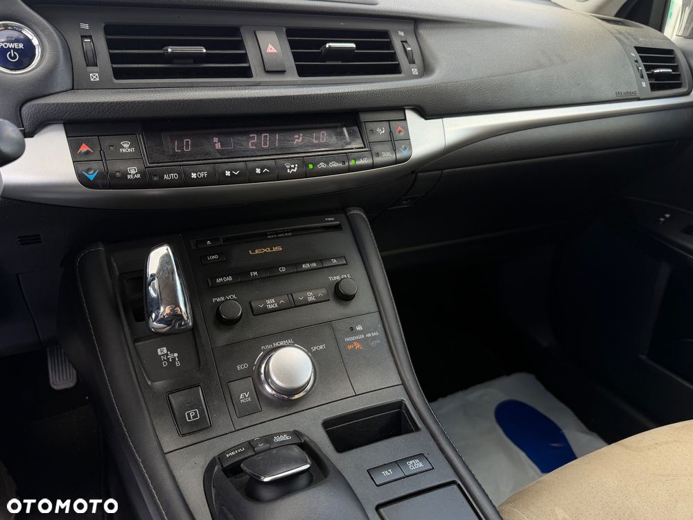 Lexus CT 200h Prestige - 16