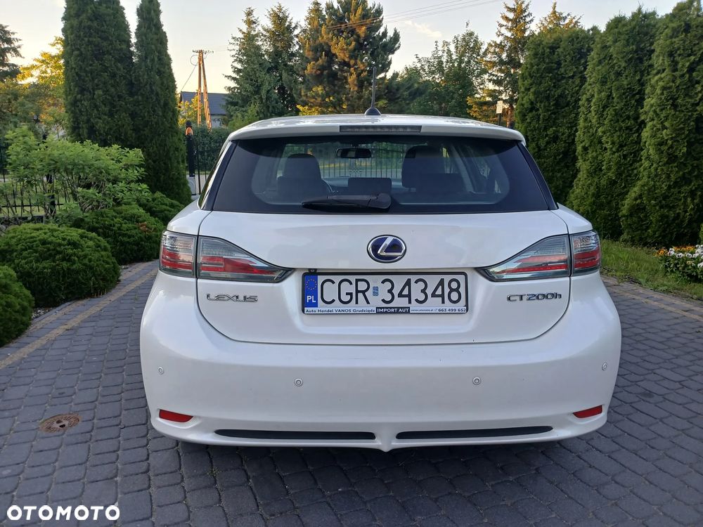 Lexus CT - 11