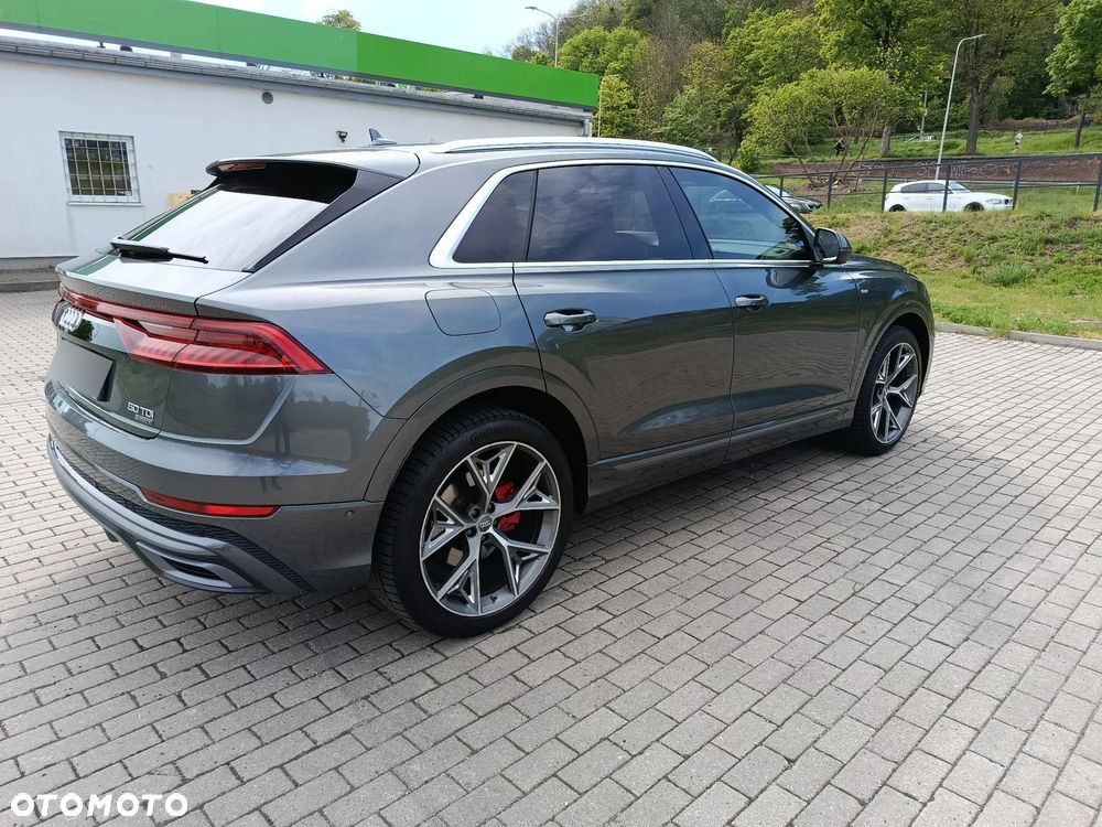 Audi Q8 - 8