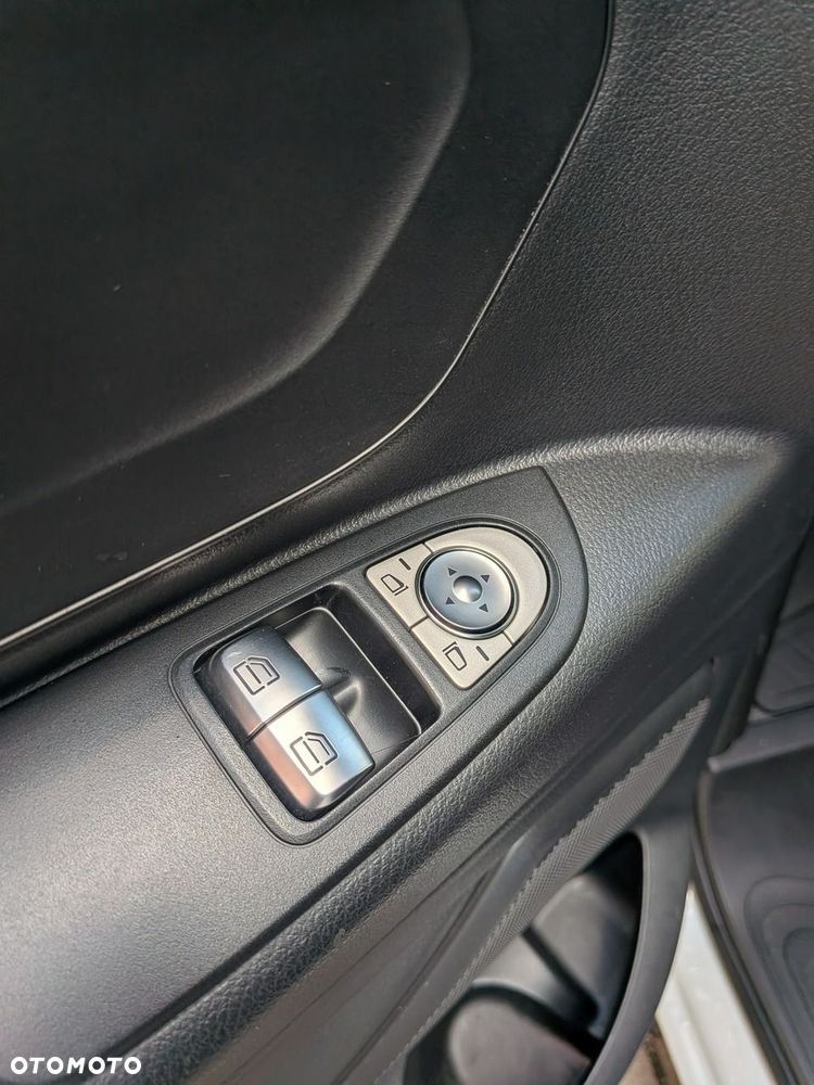 Mercedes-Benz Vito - 20