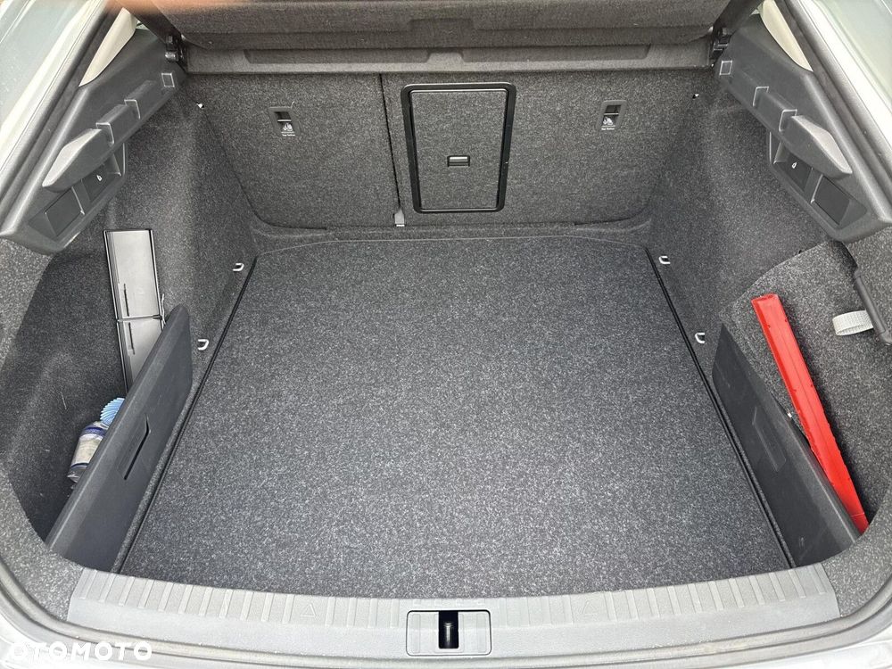 Skoda Octavia 1.5 TSI mHEV Selection DSG - 25