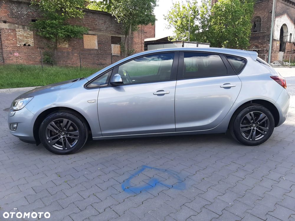 Opel Astra 1.4 Turbo - 4