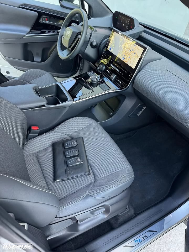 Toyota bZ4X 71,4 kWh Exclusive - 11