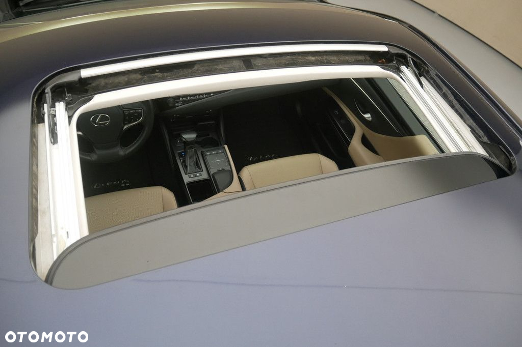 Lexus ES - 32