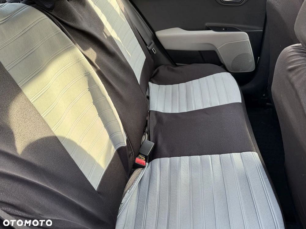 Kia Stonic 1.2 L - 9