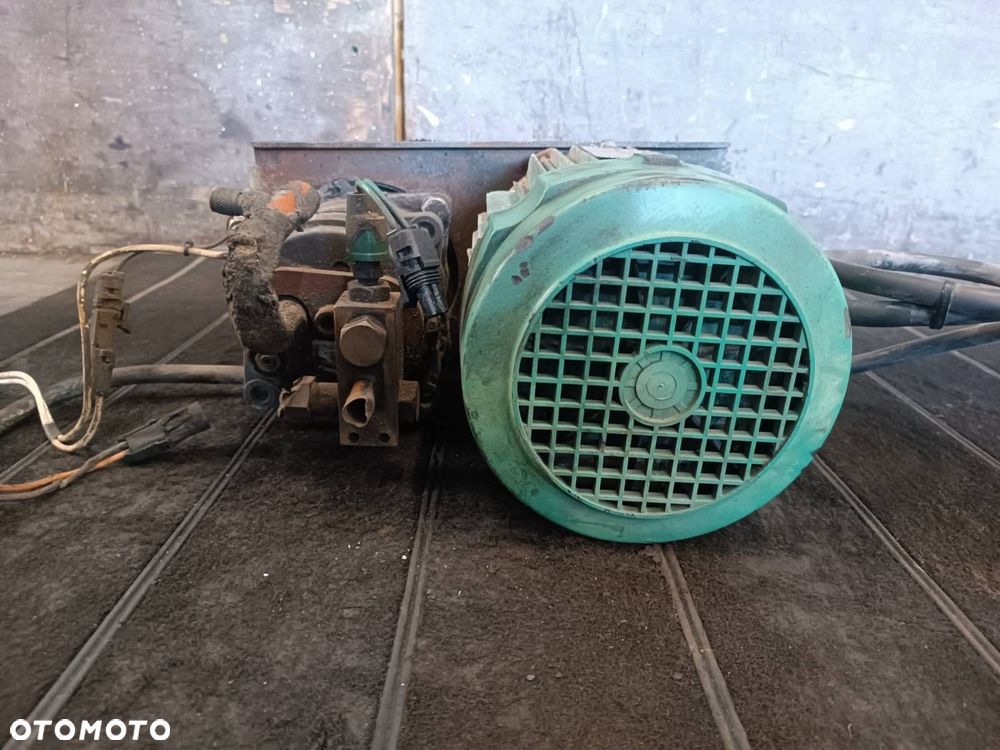 KOMPRESOR KLIMATYZACJI + SILNIK ELEKTRYCZNY AGREGAT THERMO KING LS90P - 5